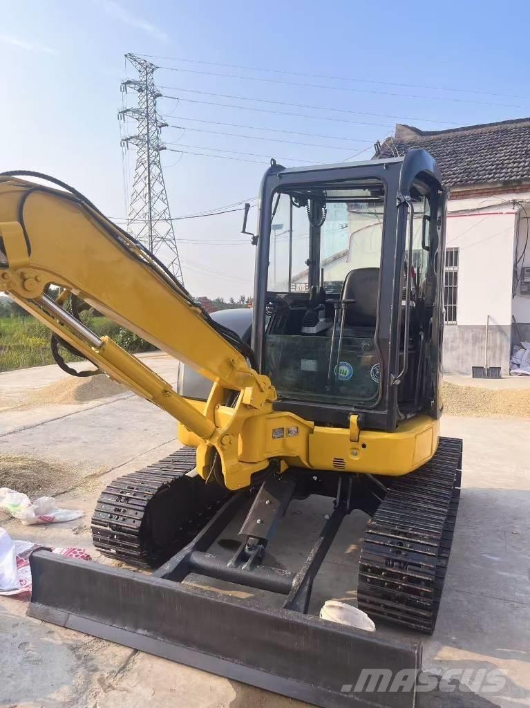 Komatsu PC 40 MR 소형 굴삭기 7톤 미만