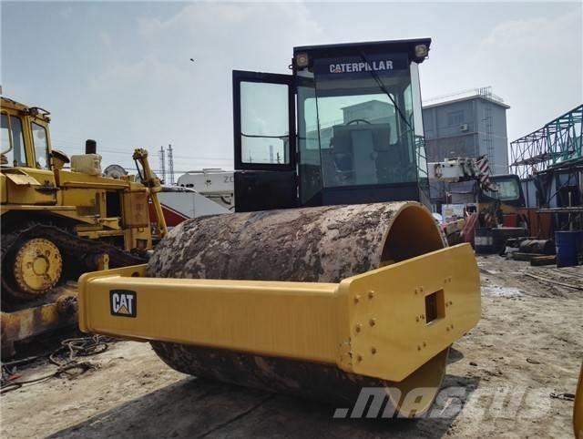 CAT CS 56 B 싱글 드럼 롤러