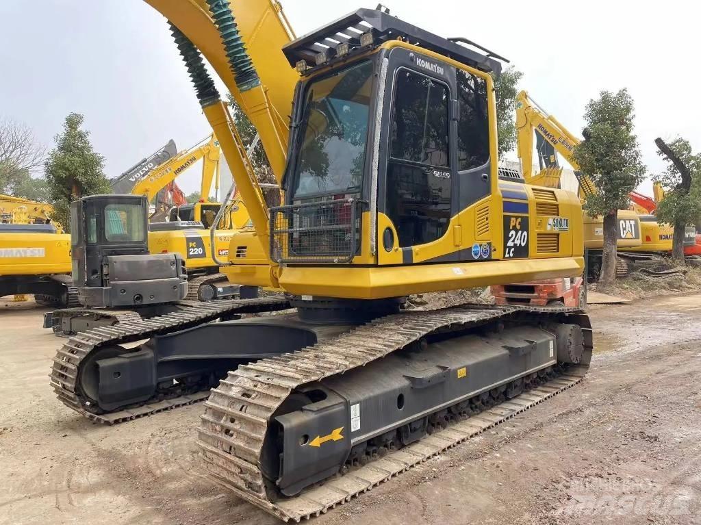 Komatsu PC240-8 대형 굴삭기 29톤 이상
