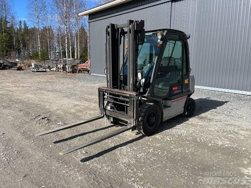 Nissan UD02A25P0 LPG 지게차