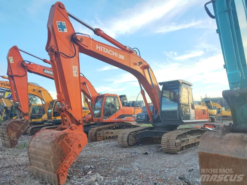 Hitachi ZX 210 대형 굴삭기 29톤 이상
