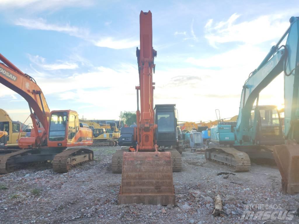 Hitachi ZX 210 대형 굴삭기 29톤 이상