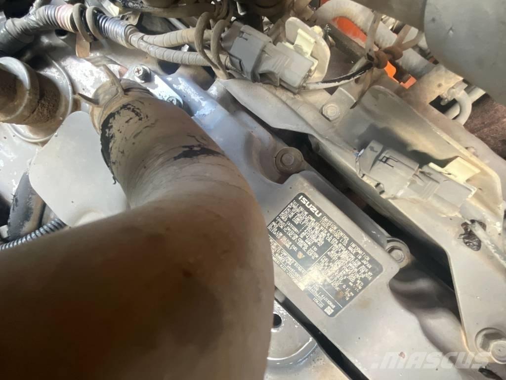 Hitachi ZX 135 US-6 대형 굴삭기 29톤 이상