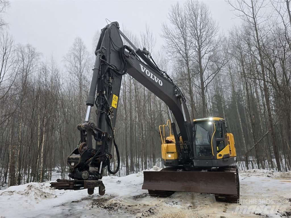 Volvo ECR235DL 대형 굴삭기 29톤 이상