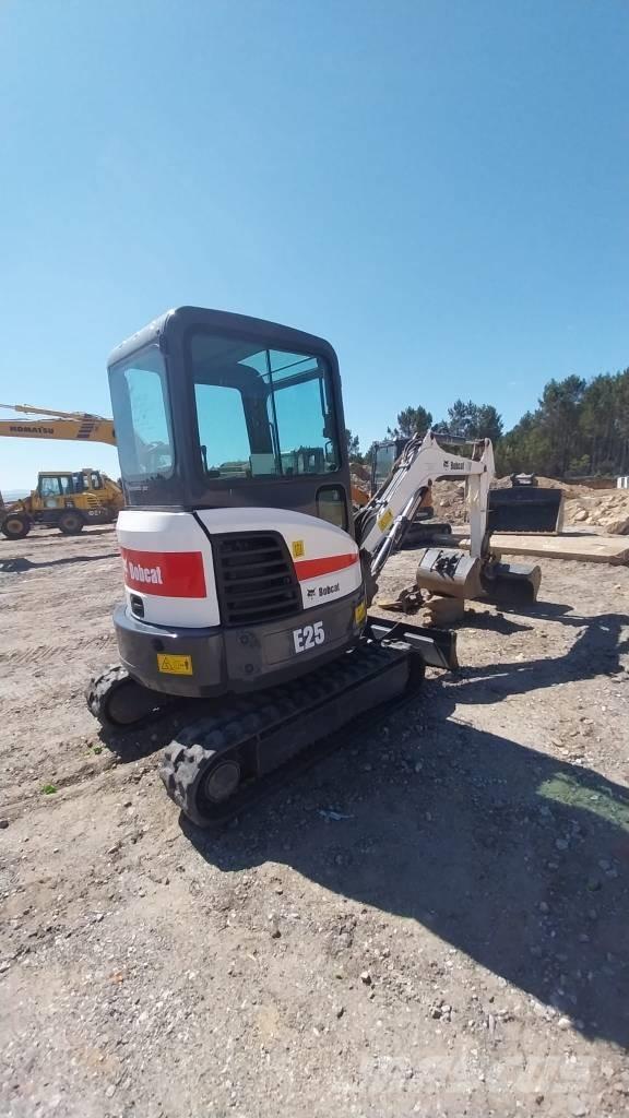 Bobcat E 25 소형 굴삭기 7톤 미만