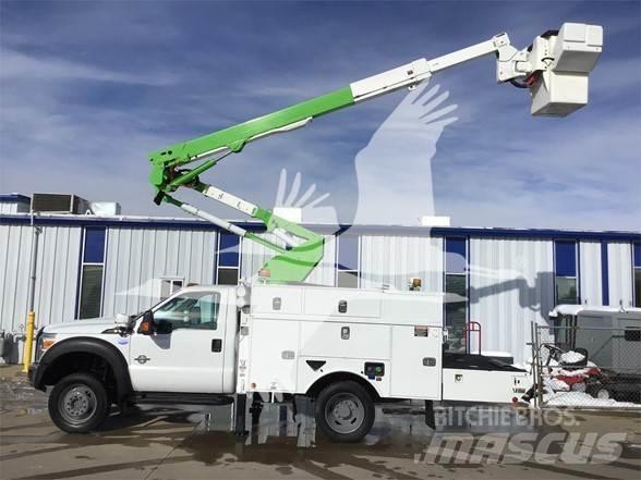 Altec AT40G 트럭 탑재 고소작업대