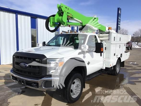 Altec AT40G 트럭 탑재 고소작업대