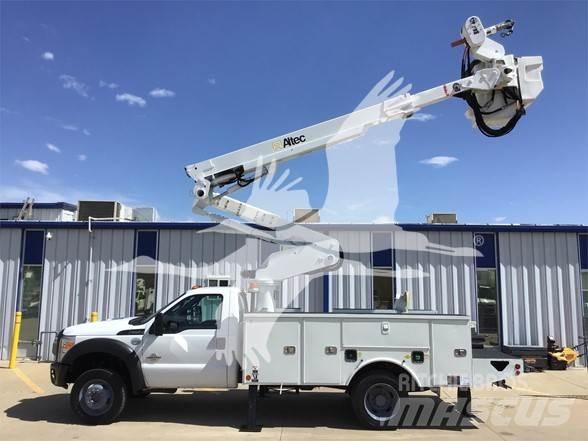 Altec AT40M 트럭 탑재 고소작업대
