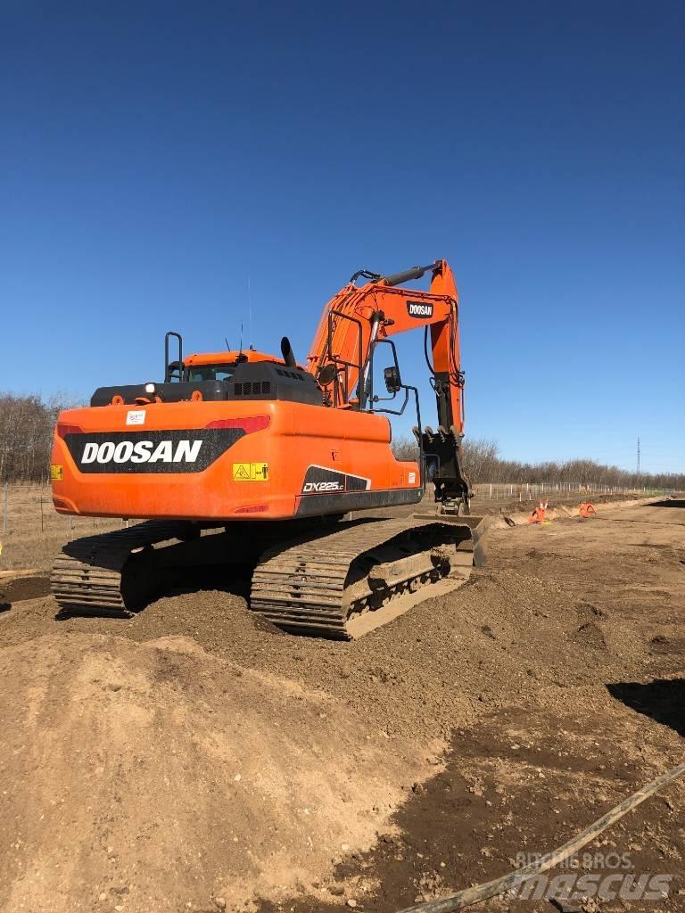 Develon DX225LC-5 대형 굴삭기 29톤 이상