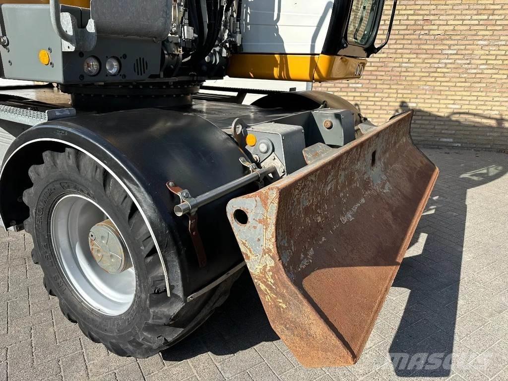 Liebherr A914  휠 굴삭기
