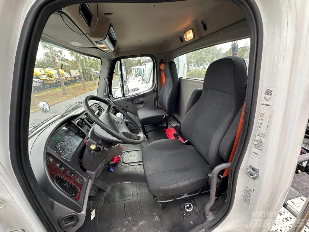 Freightliner M2 음료 배달 트럭