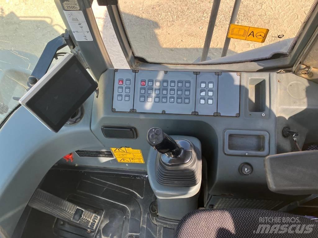 Liebherr L 566  휠로우더