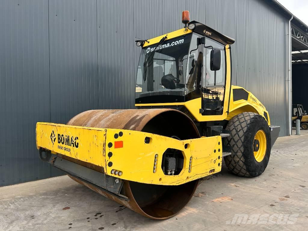 Bomag BW213D-5 싱글 드럼 롤러
