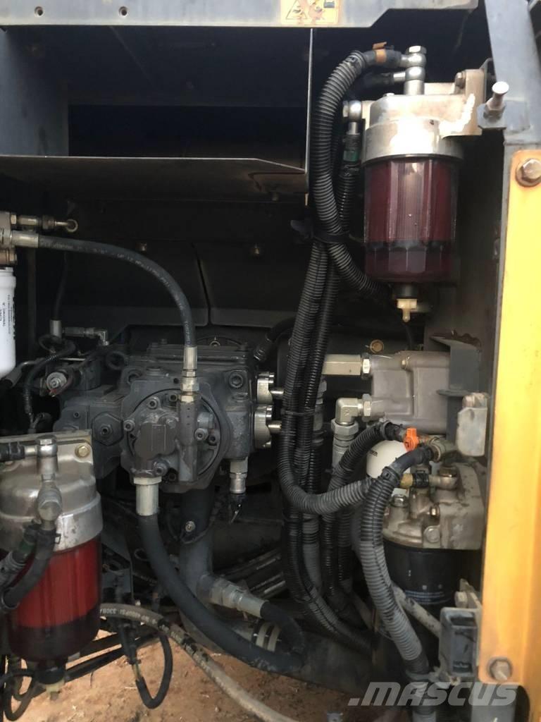 New Holland E 145 대형 굴삭기 29톤 이상