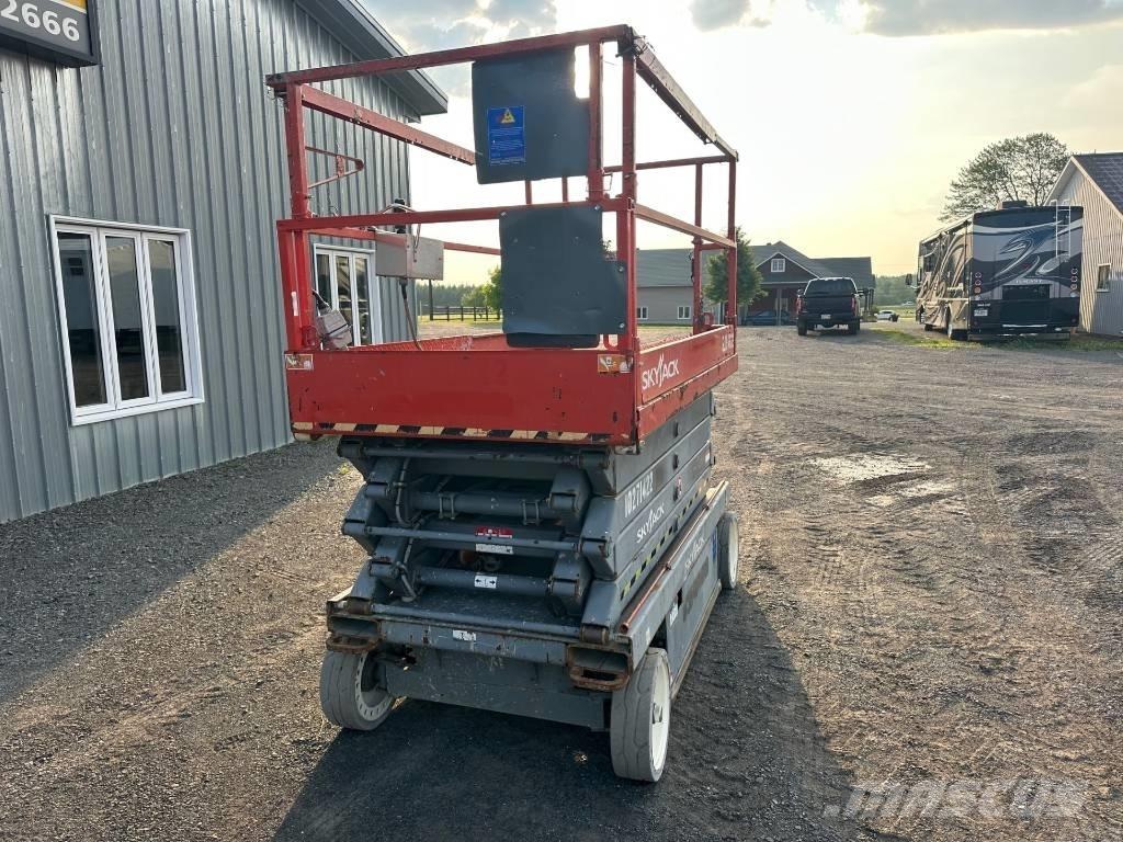 SkyJack SJ 4632 가위형 리프트