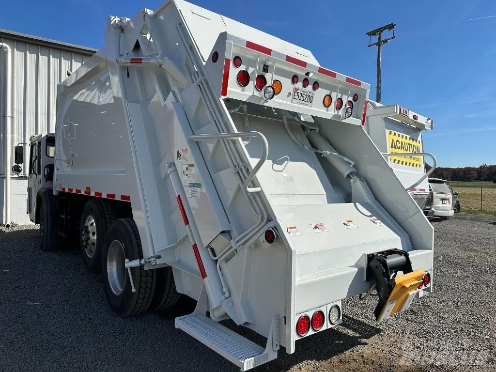  Crane Carrier LET2CC 폐기물 수거 트럭