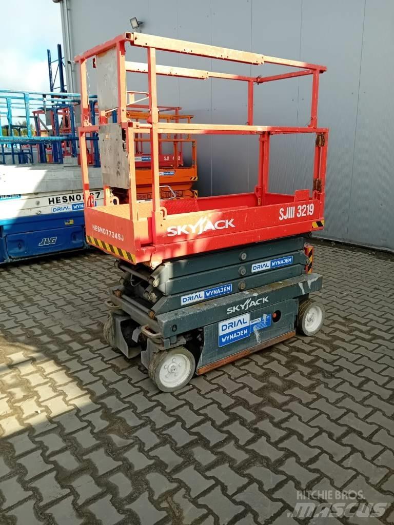 SkyJack 3219 가위형 리프트
