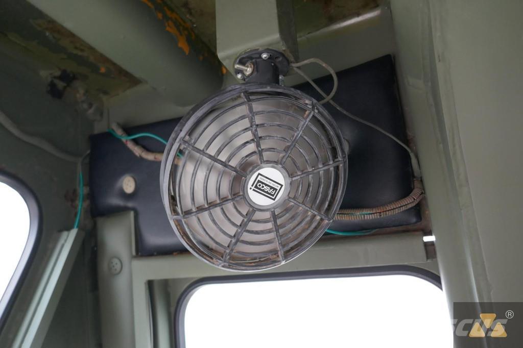 CAT D7G Ex-army 크롤러 도저