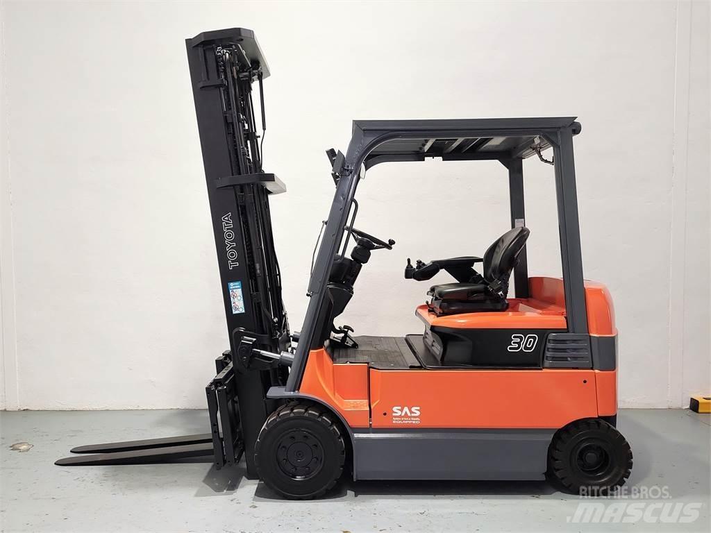 Toyota 7FBMF30 전동 지게차