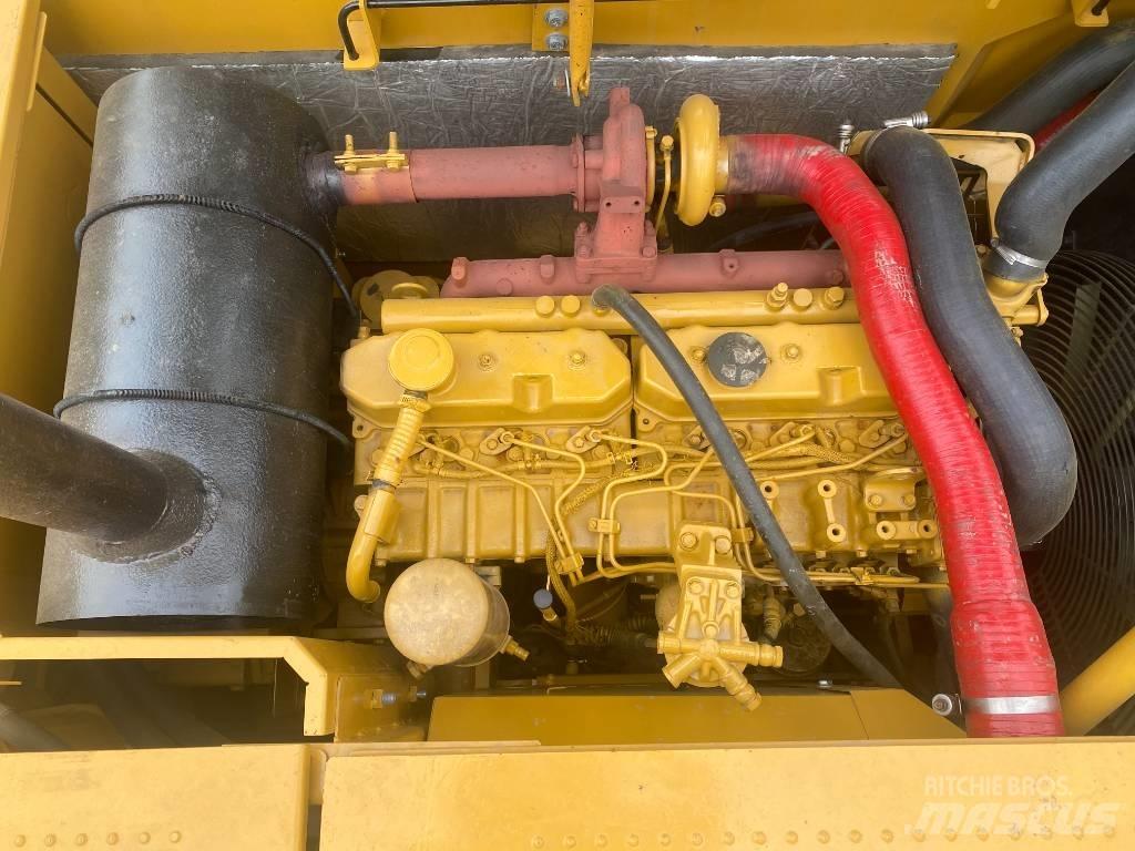 CAT 320 D 대형 굴삭기 29톤 이상