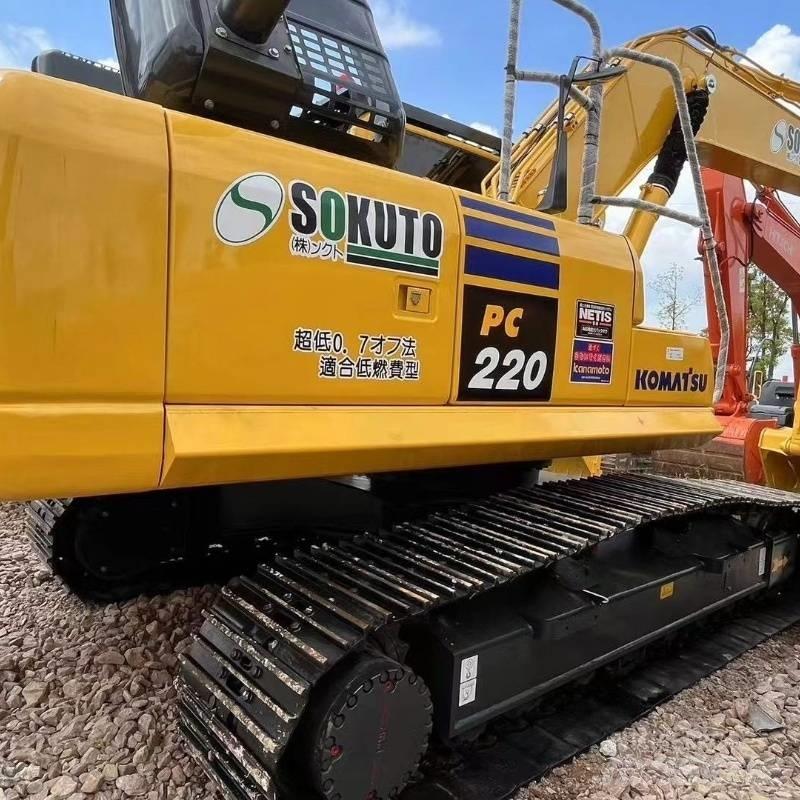 Komatsu PC 220 대형 굴삭기 29톤 이상