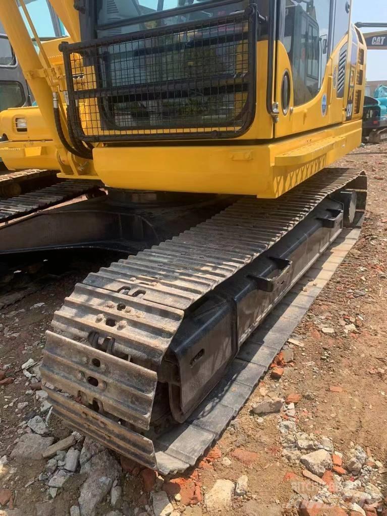 Komatsu PC 120-8 중형굴삭기 7톤-28톤