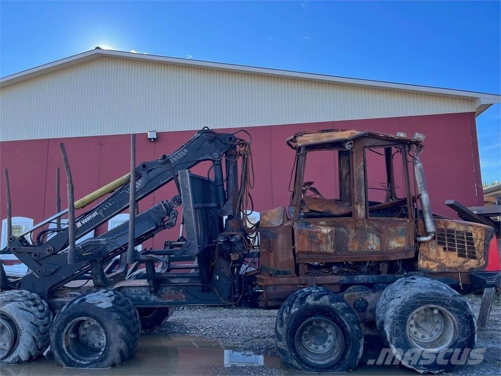 Komatsu 840TX 원목 포워더