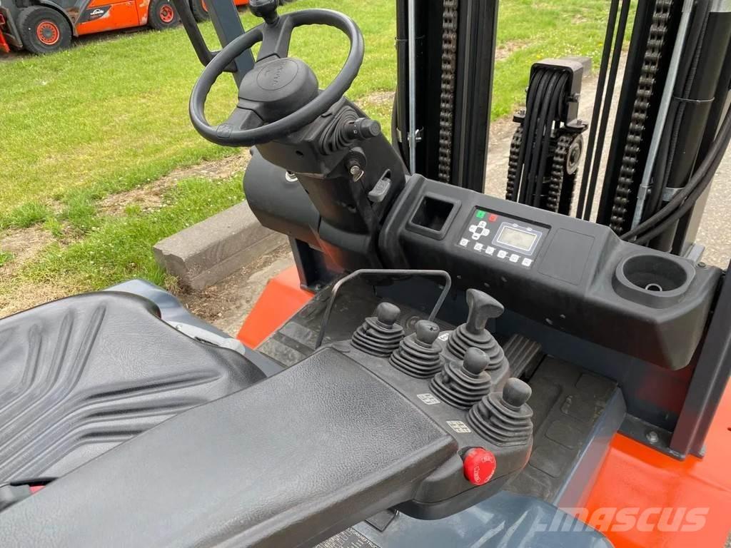 Toyota 8FBMT40 전동 지게차