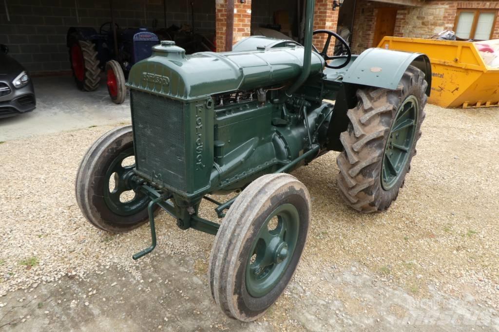 Fordson standard 트랙터