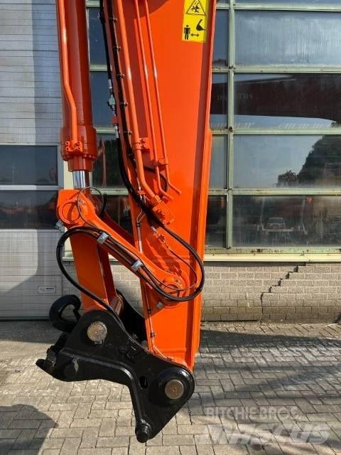 Hitachi ZX 290LCN-5B 대형 굴삭기 29톤 이상