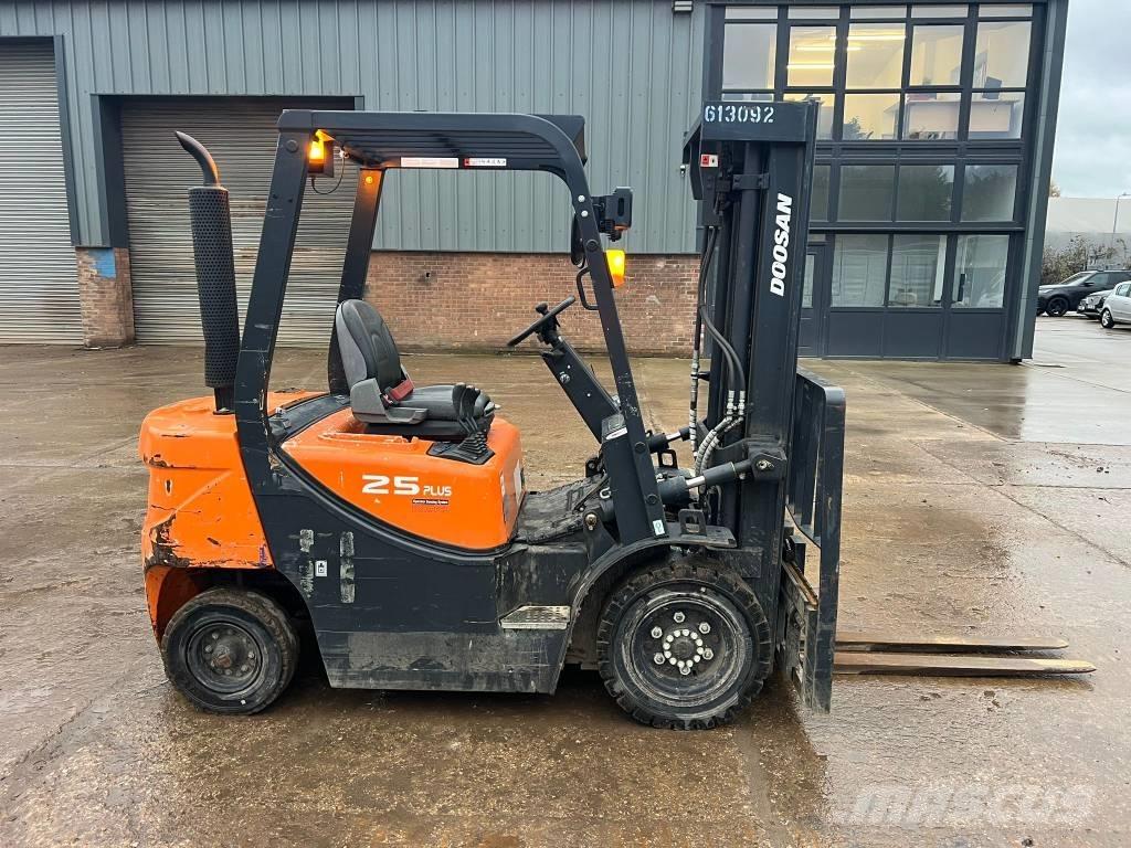 Doosan D 25 GP 디젤 지게차