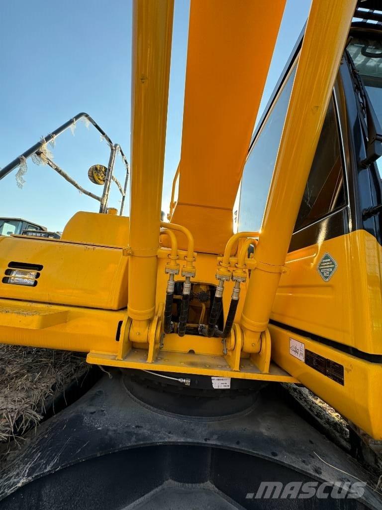 Komatsu PC 210 대형 굴삭기 29톤 이상
