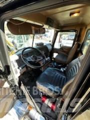 Mack CV 713 덤프 트럭