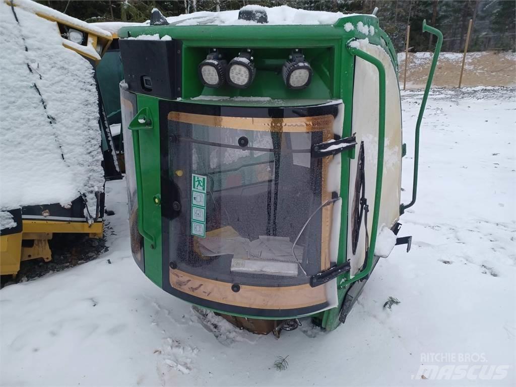 John Deere 1210e 캐빈 및 인테리어