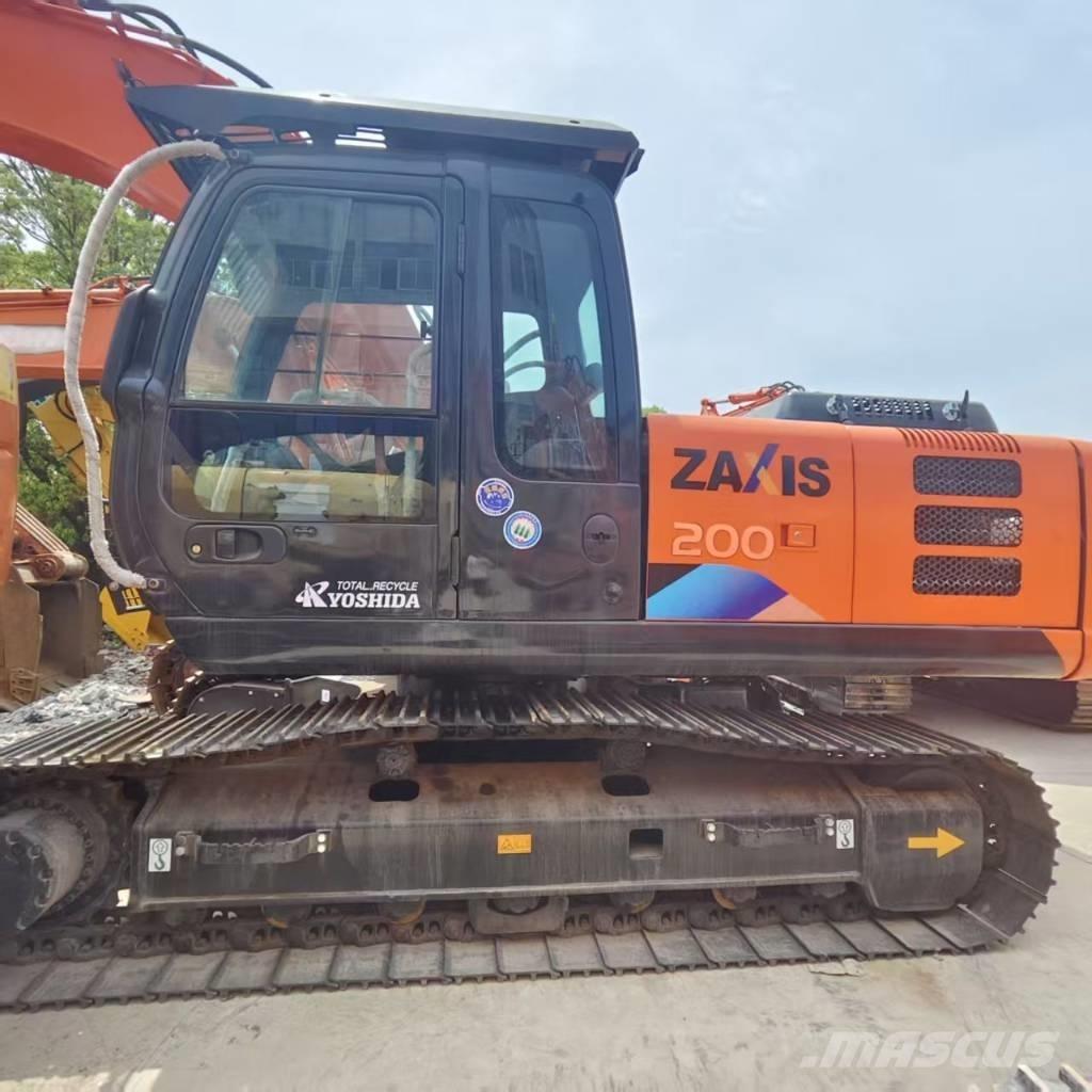 Hitachi ZX 200 대형 굴삭기 29톤 이상