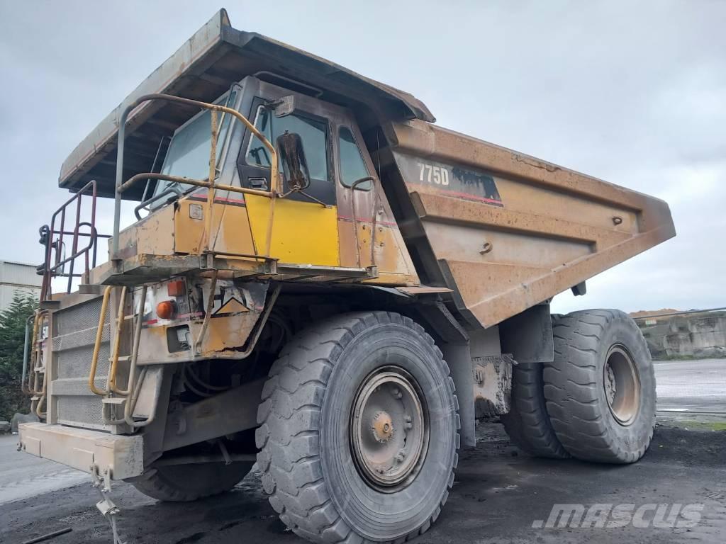 CAT 775 D 초대형 덤프 트럭