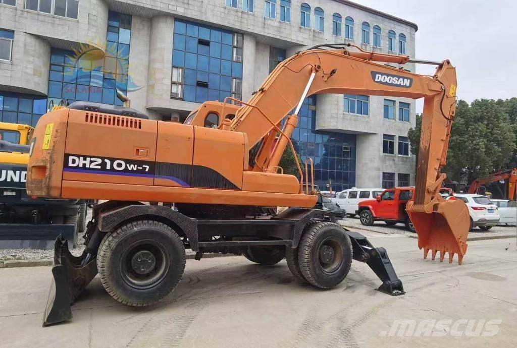 Doosan DH 210 W-7  휠 굴삭기