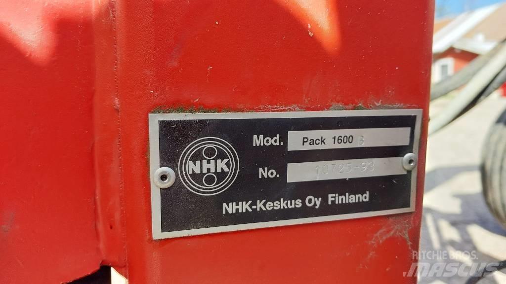 NHK 1600B 건초 포장기