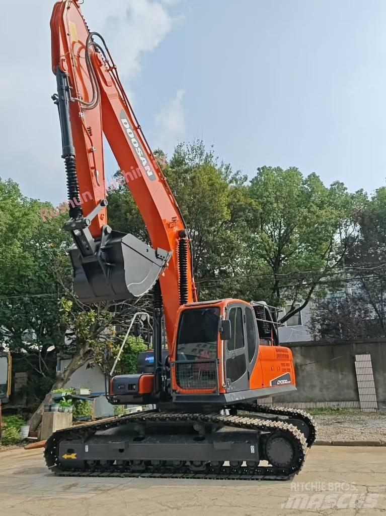 Doosan DX 300 대형 굴삭기 29톤 이상