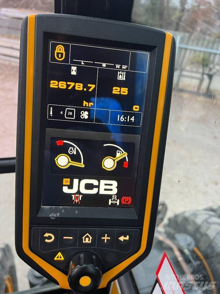 JCB JS 145 W+ TT4i  휠 굴삭기