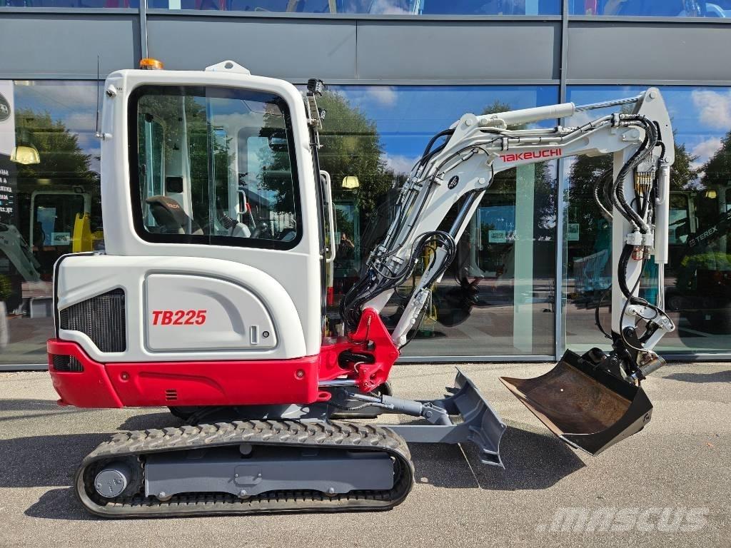 Takeuchi TB 225 소형 굴삭기 7톤 미만