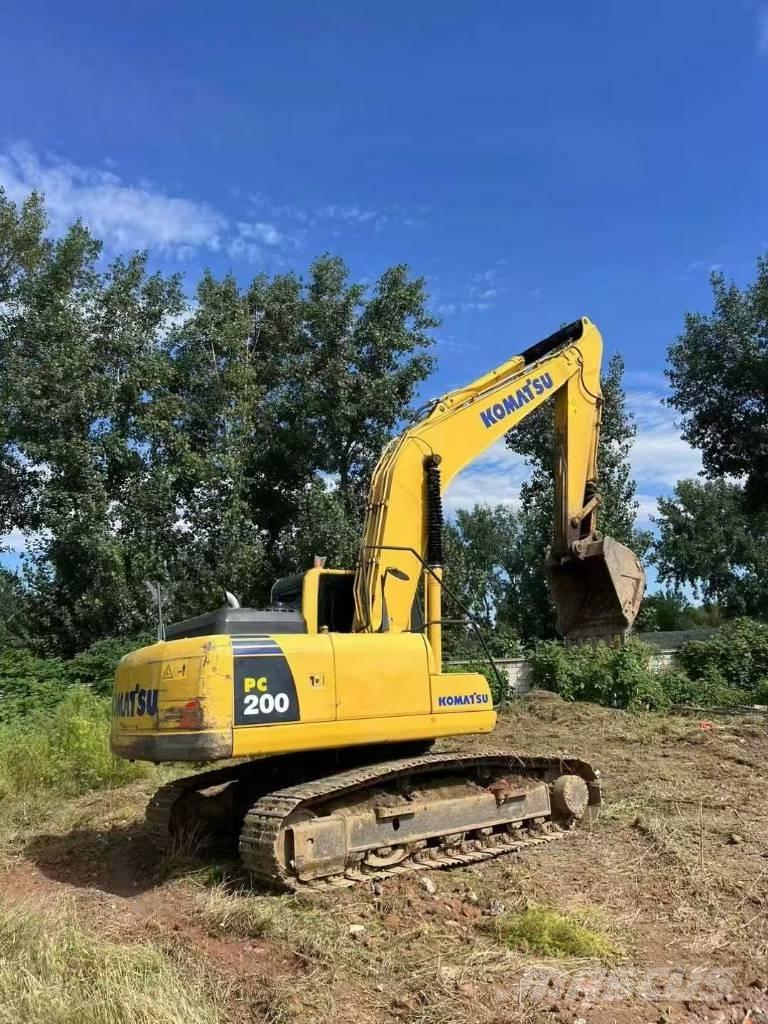 Komatsu PC 200 대형 굴삭기 29톤 이상