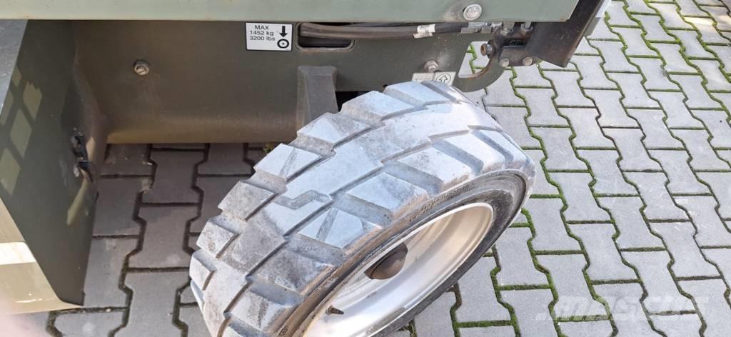 JLG M 3369 가위형 리프트