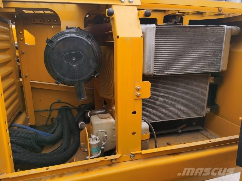 Komatsu PC220-7 대형 굴삭기 29톤 이상