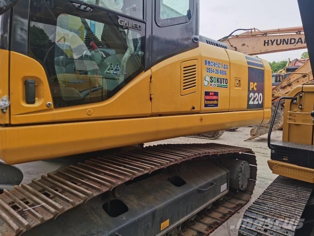 Komatsu PC220-7 대형 굴삭기 29톤 이상
