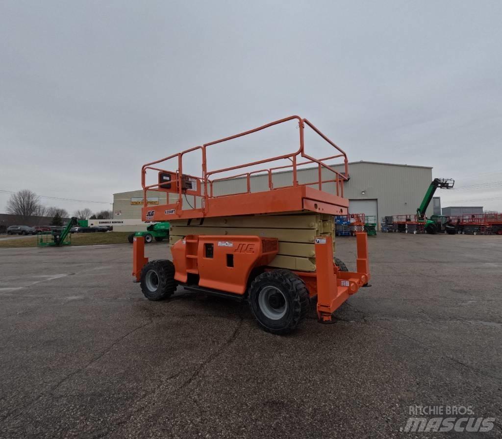 JLG 4394 RT 가위형 리프트