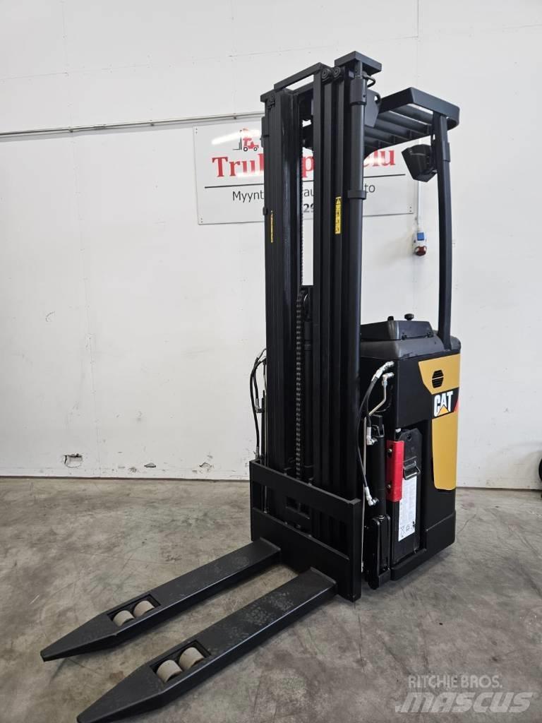 CAT NSR16N 보행식 리치 지게차