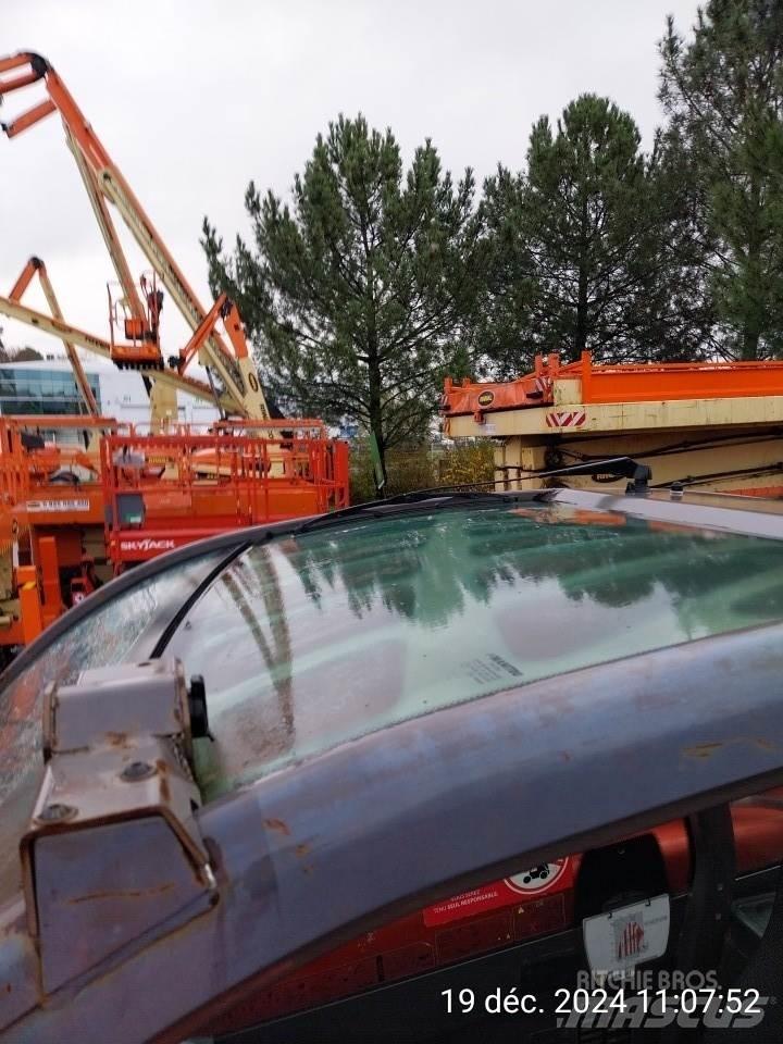 Manitou MT1440 텔러 핸들러