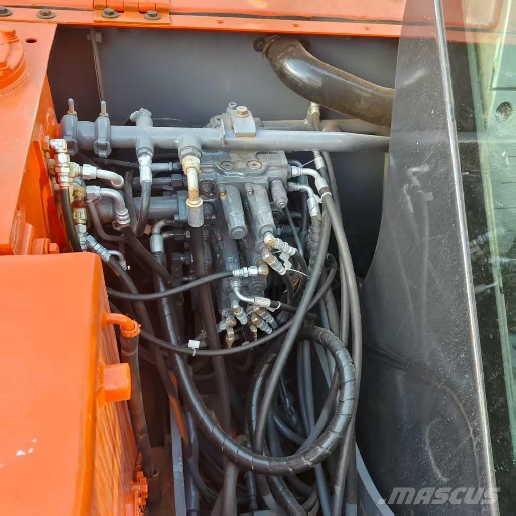 Hitachi ZX 60 소형 굴삭기 7톤 미만