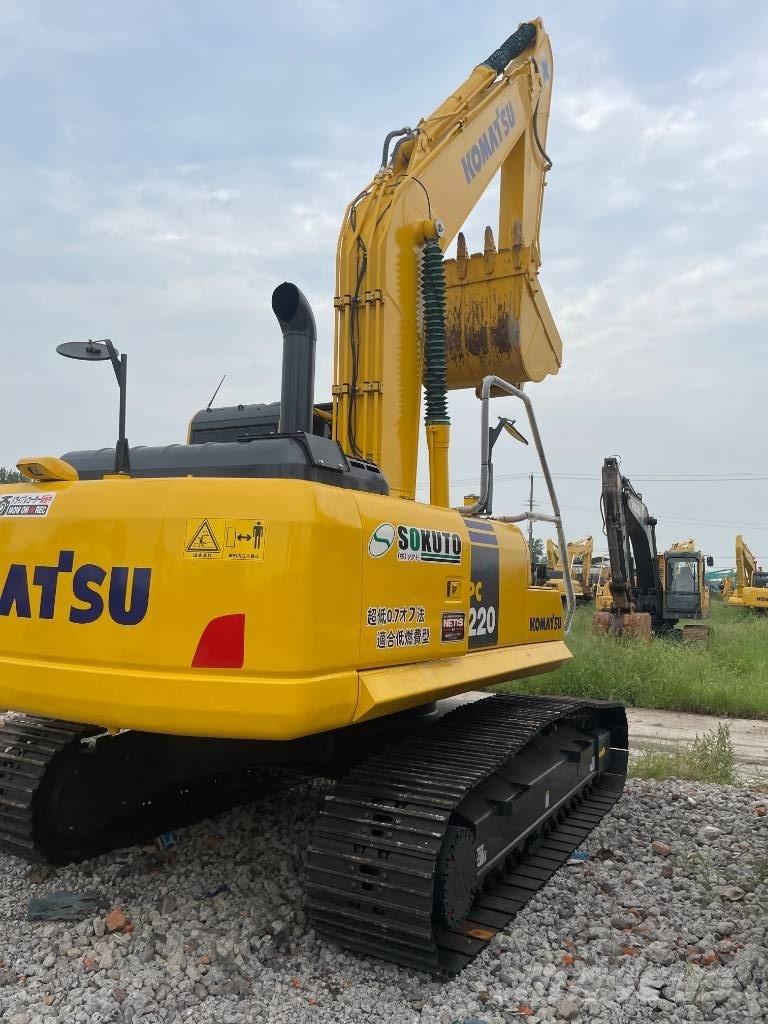 Komatsu PC 220 대형 굴삭기 29톤 이상